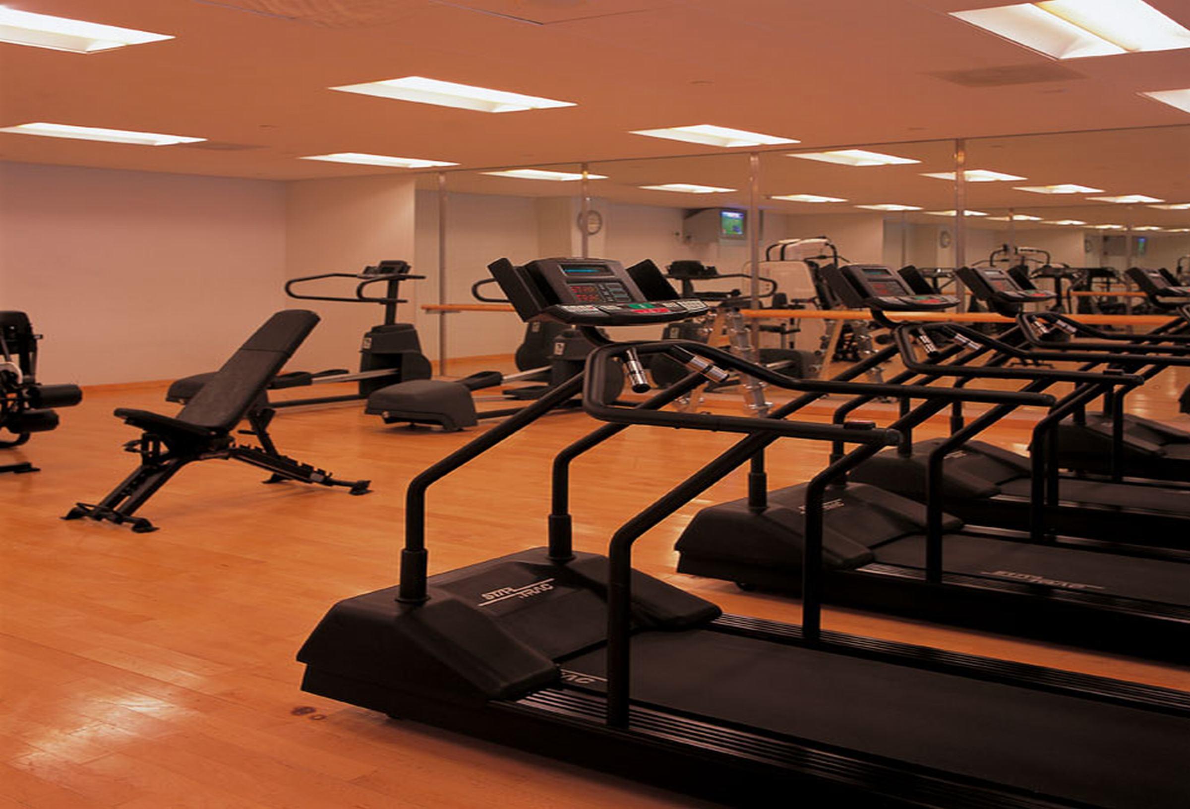 Dubai International Terminal Hotel Exterior foto A gym at the University of Nottingham